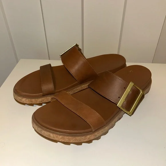 Sorel Cognac Sandals with Oversized Gold Buckle - Picture 4 of 4